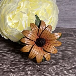 Leather Daisy Pin